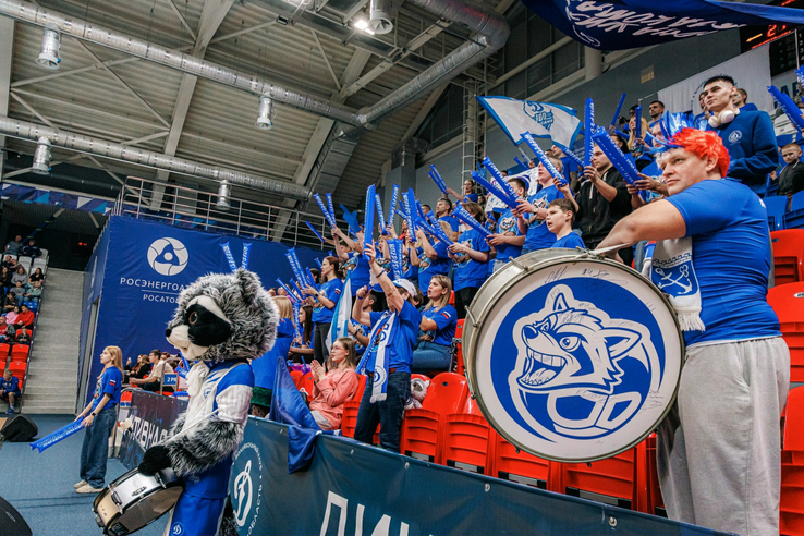 ДИНАМО-ЛО — ГОРЬКИЙ