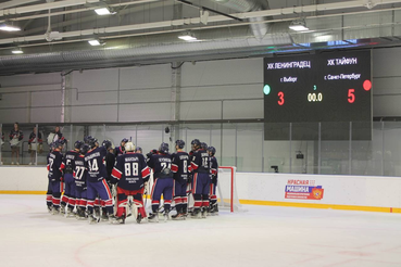 Первый официальный матч в НМХЛ